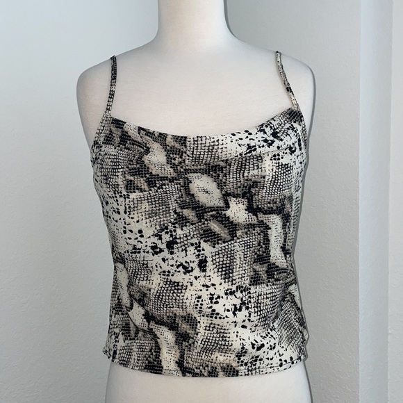 KENDALL & KYLIE loose neck Tanktop with snakeskin design in women’s size small. - Picture 2 of 9